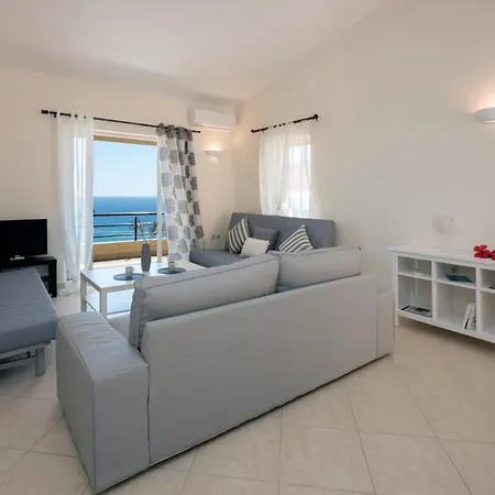 Deluxe House On The Sea Apartment